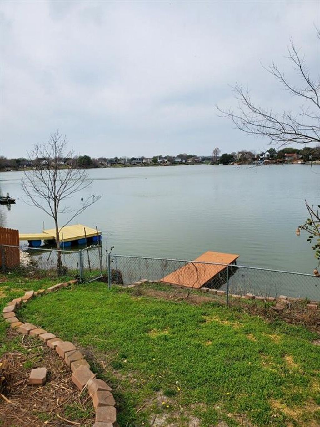 Photo of 1211 Lakeshore Drive, Irving, TX 75060 (MLS # 21320847)