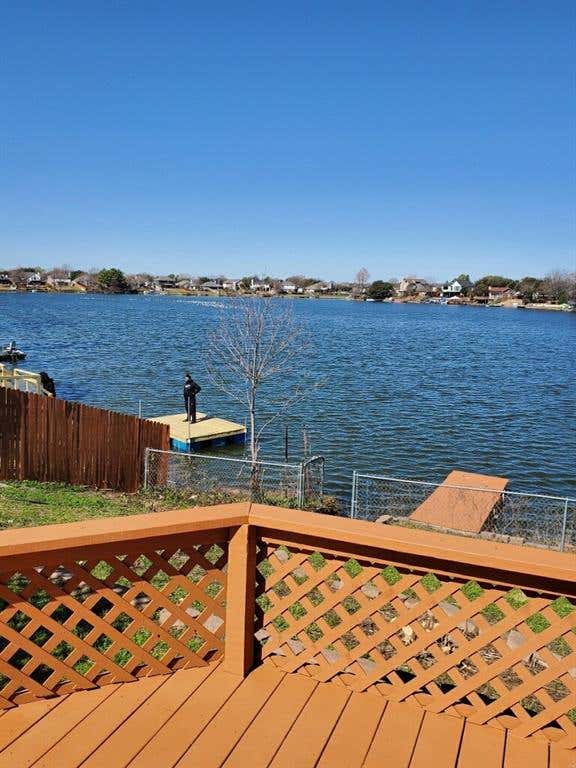 Photo of 1211 Lakeshore Drive, Irving, TX 75060 (MLS # 21320847)