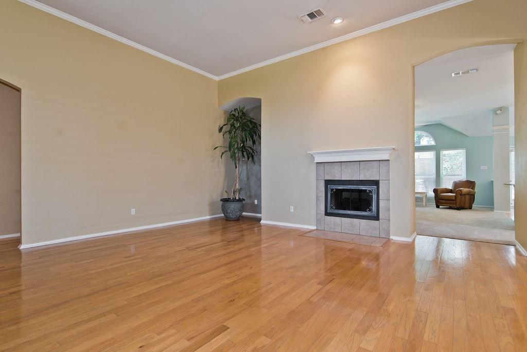 3700 Villanova Drive