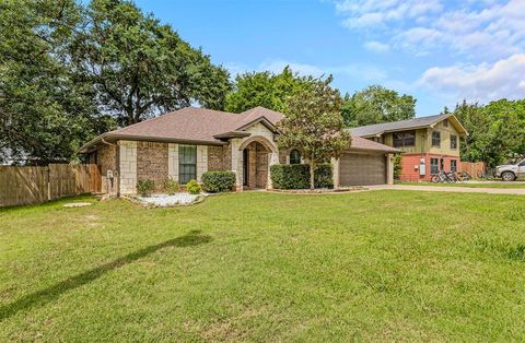 Photo of 129 Donna Drive, Gun Barrel City, TX 75156 (MLS # 21275239)