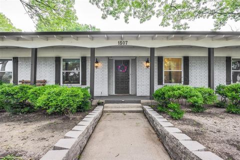 1507 Greenbrier Drive Sherman TX 75092
