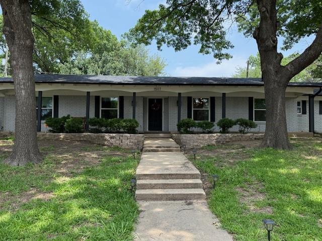 1507 Greenbrier Drive