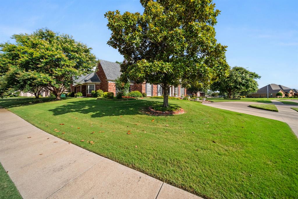 1204 Lakeridge Drive