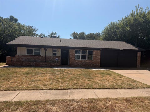 Photo of 725 Willow Street, Hurst, TX 76053 (MLS # 21387937)