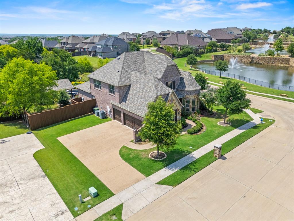 881 Derick Lane