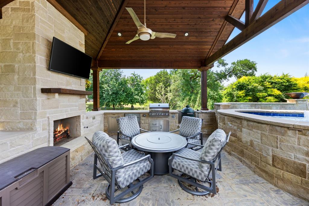 881 Derick Lane