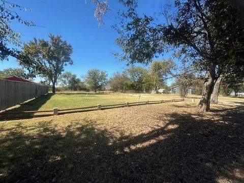 2611 Jones Drive Tool TX 75143