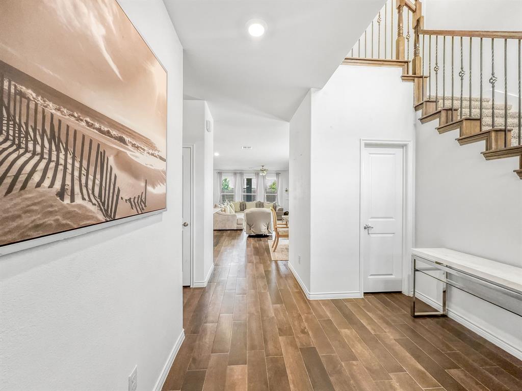 10415 Lone Star Way