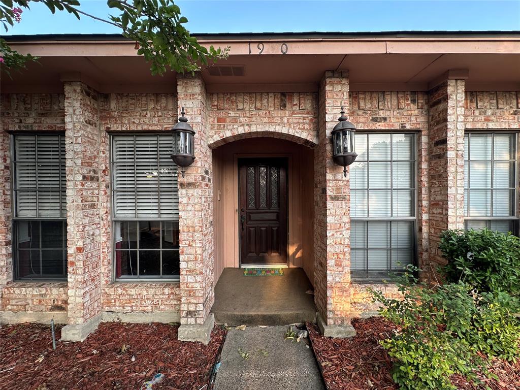 1900 Vista Oaks Drive