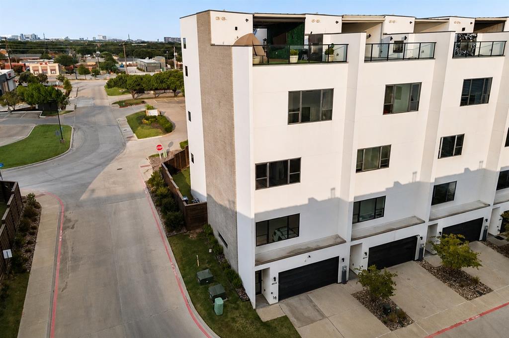 4948 Blaynes View