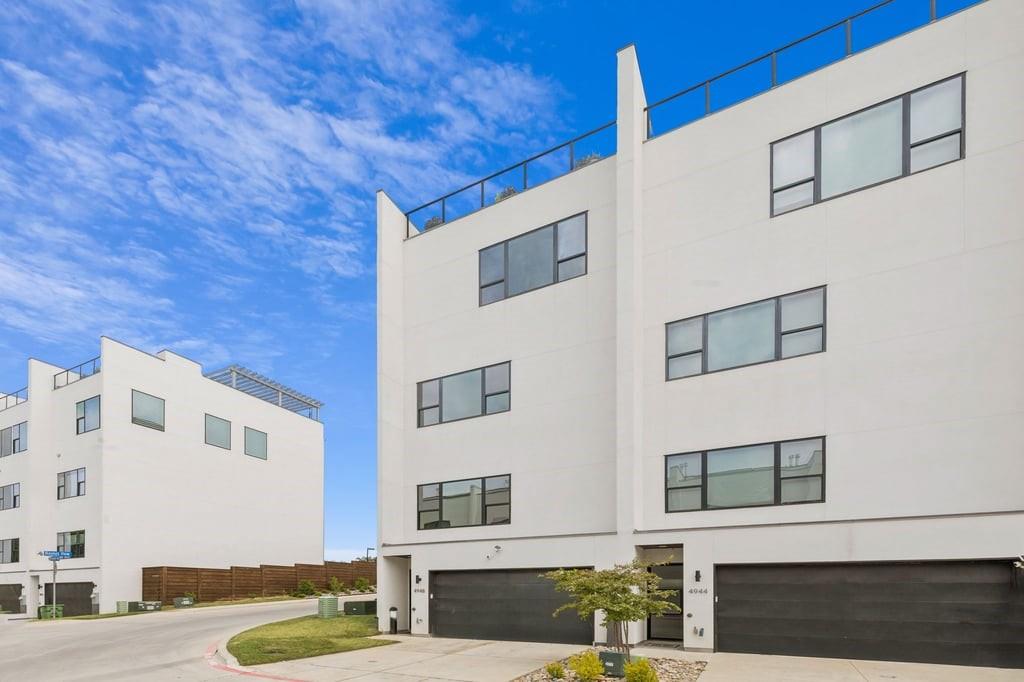 4948 Blaynes View