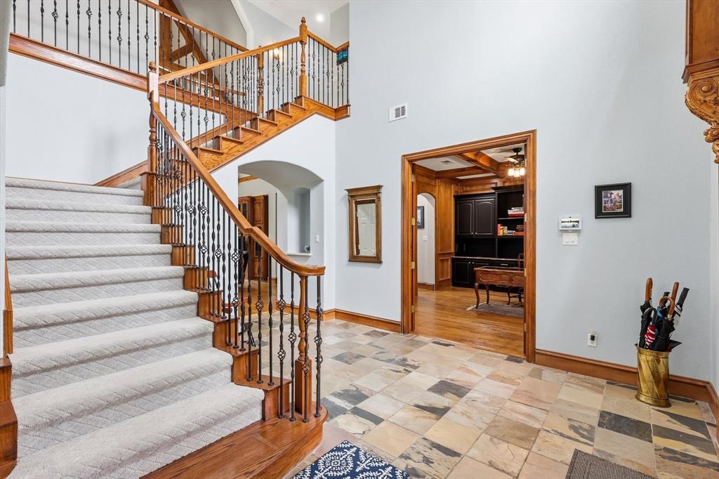 686 Knob Hill Court