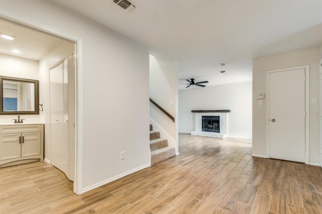 Wellington Place I Condos - Residential