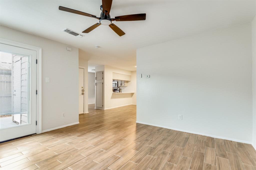 Wellington Place I Condos - Residential