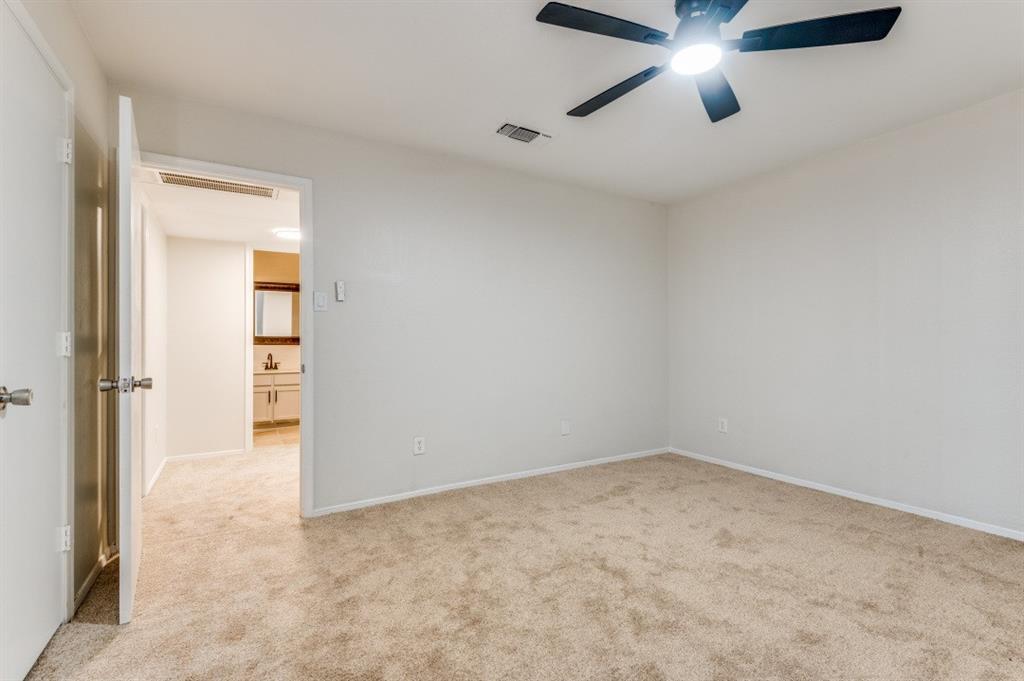 Wellington Place I Condos - Residential