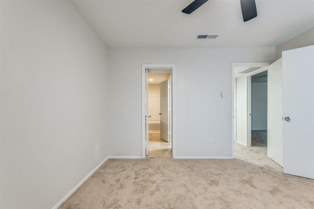 Wellington Place I Condos - Residential