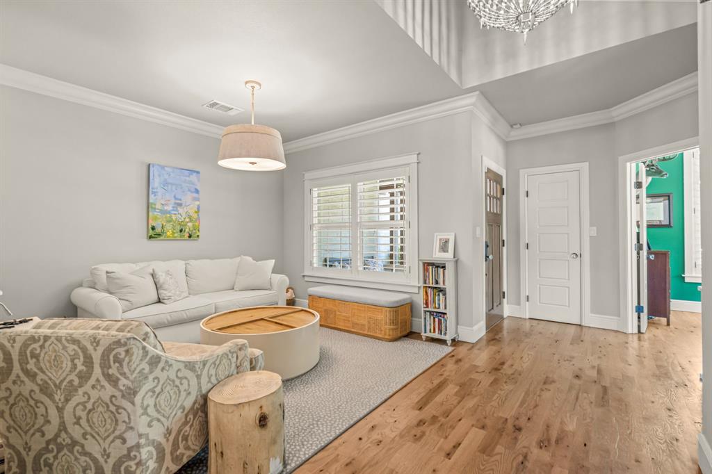 809 Edgefield Road