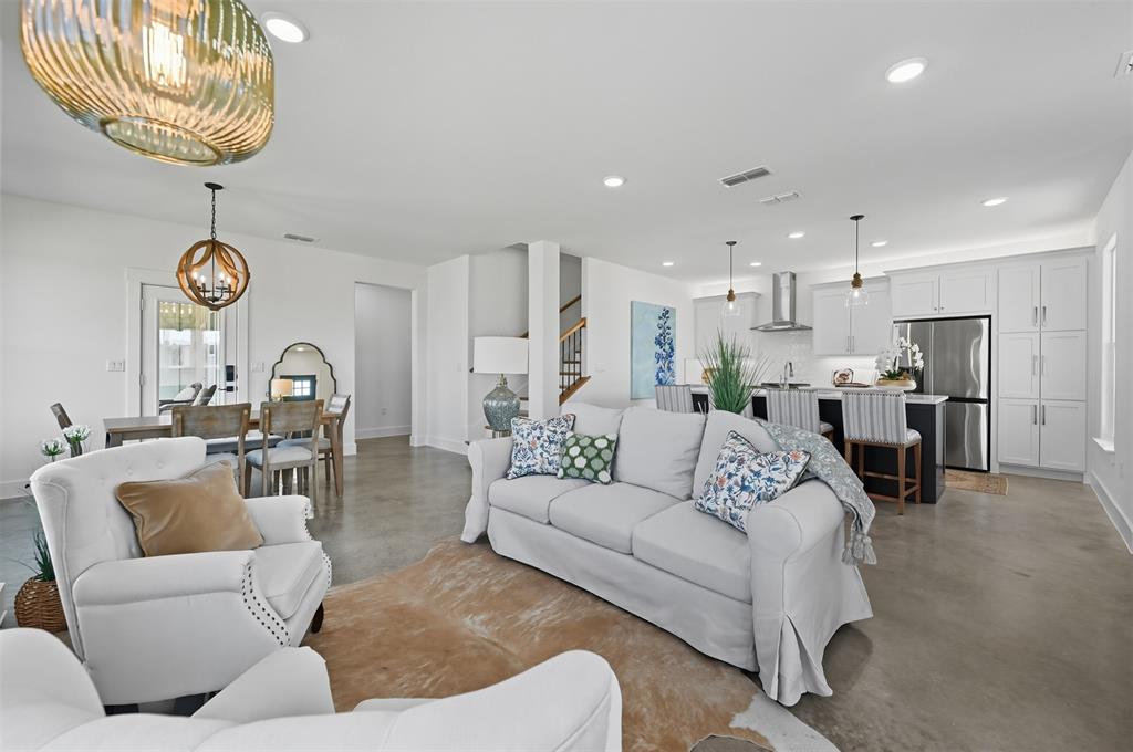 The Residences of Cardinal Woods - Residential Lease