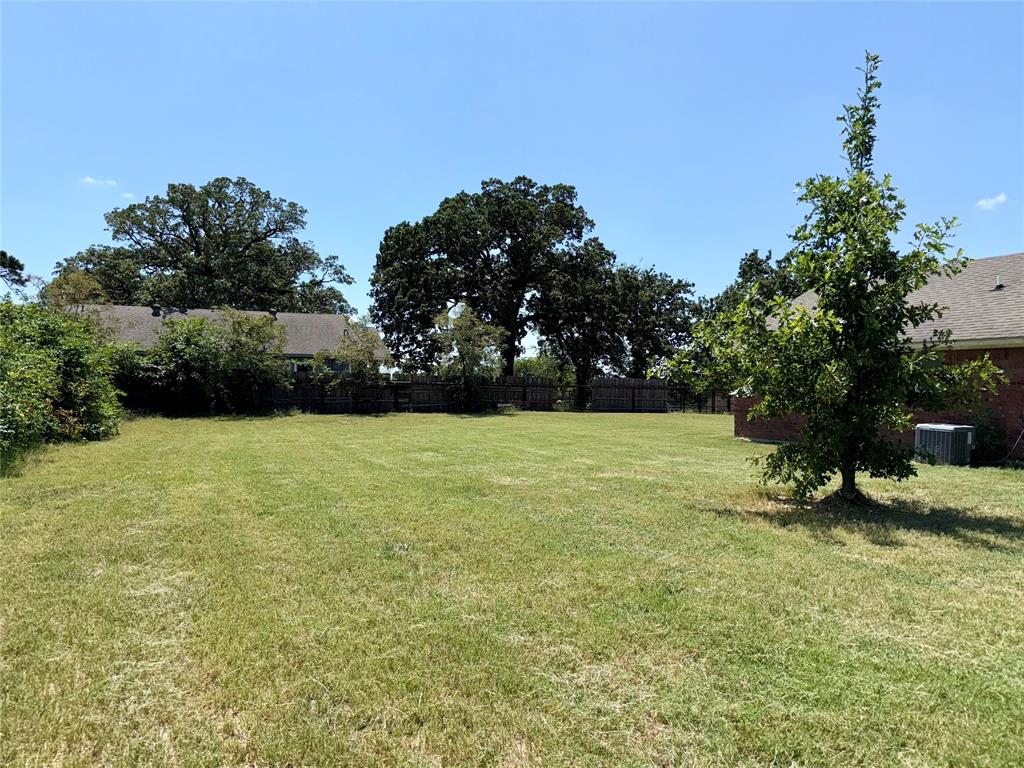 Abst 29 yr 45 W Byers - Residential