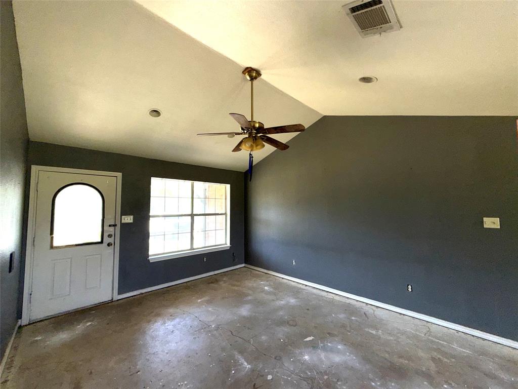 Abst 29 yr 45 W Byers - Residential