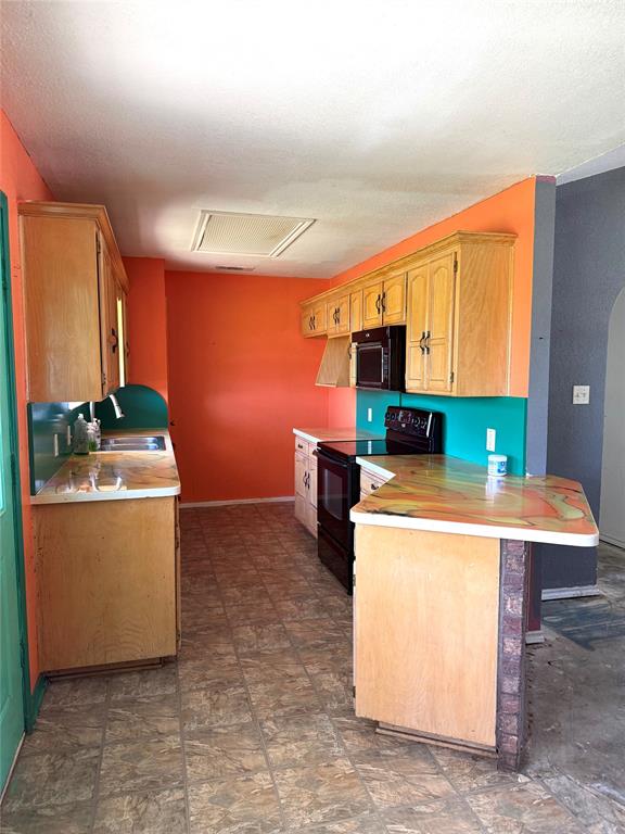 Abst 29 yr 45 W Byers - Residential