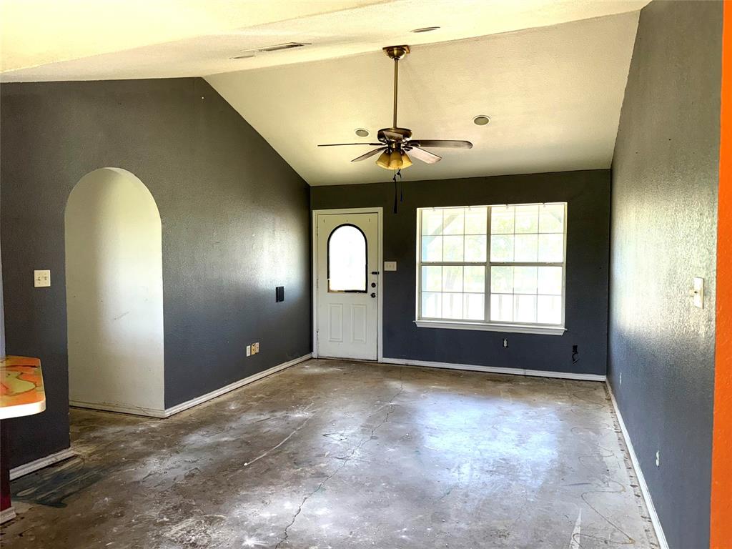 Abst 29 yr 45 W Byers - Residential