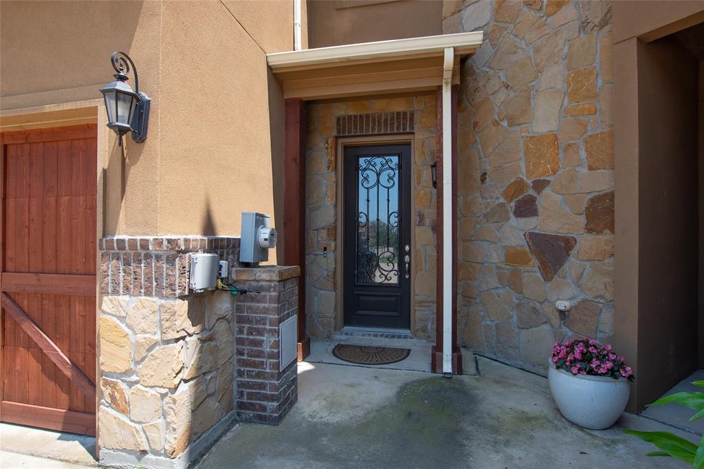 7325 Venice Drive 2
