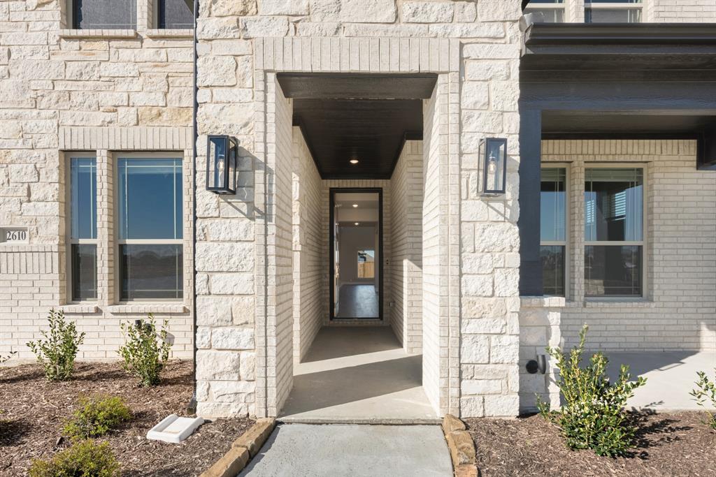 2610 Waterfall Court