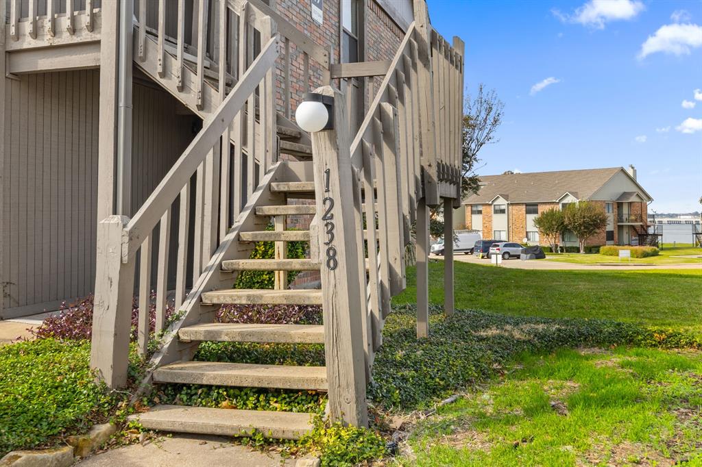 1238 Signal Ridge Place