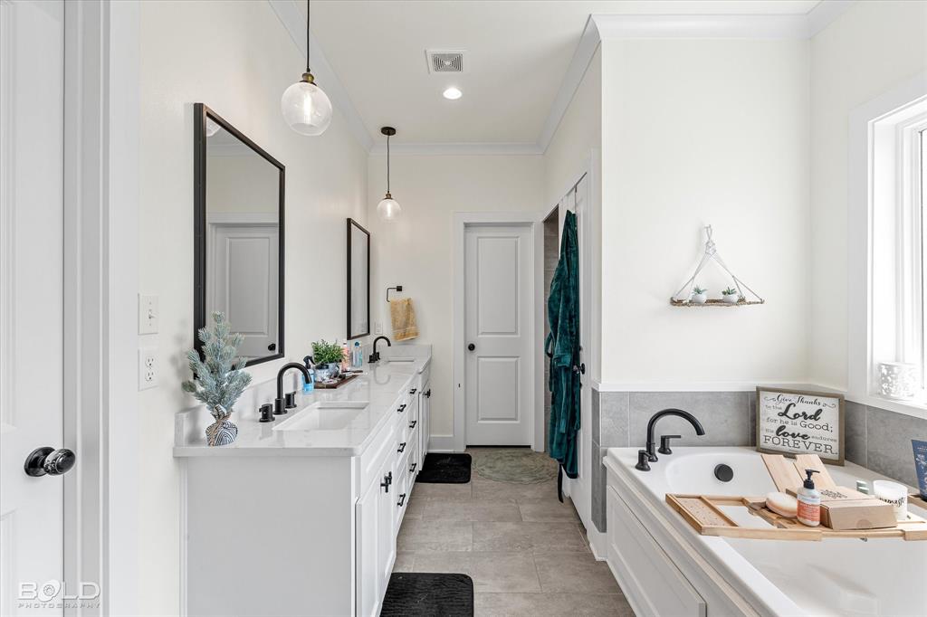 Haughton, Louisiana 71037, United States, 4 Bedrooms Bedrooms, ,3 BathroomsBathrooms,Residential,Active,127347