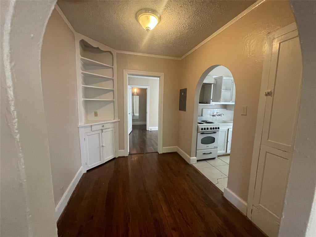 Photo of 5906 Oram Street #7, Dallas, TX 75206 (MLS # 21375124)