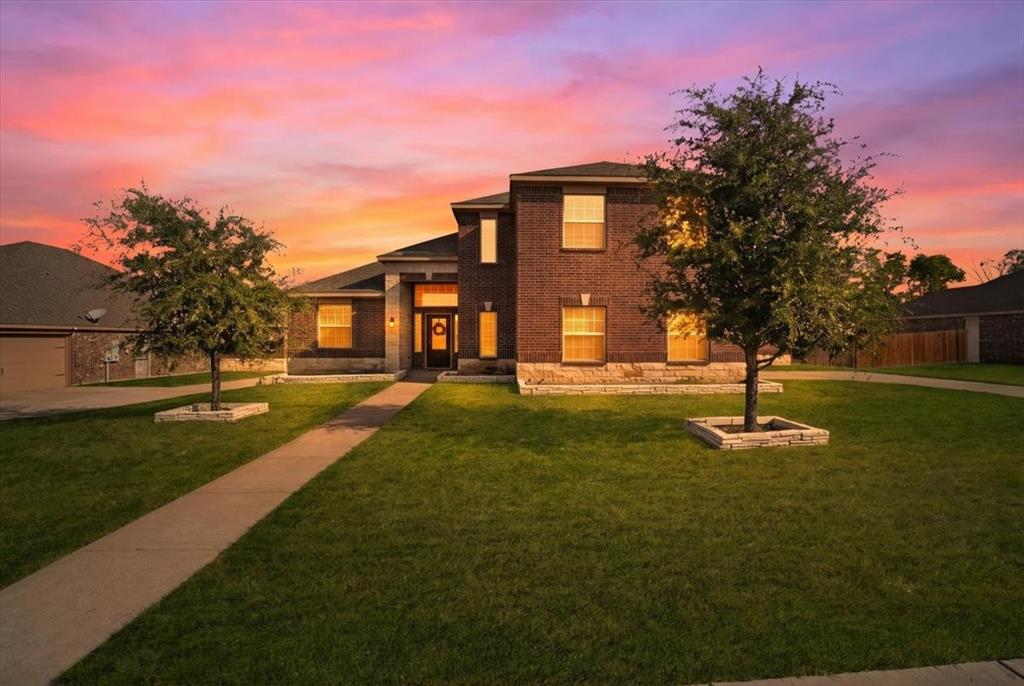 Photo of 717 Milas Lane, Glenn Heights, TX 75154 (MLS # 21386297)