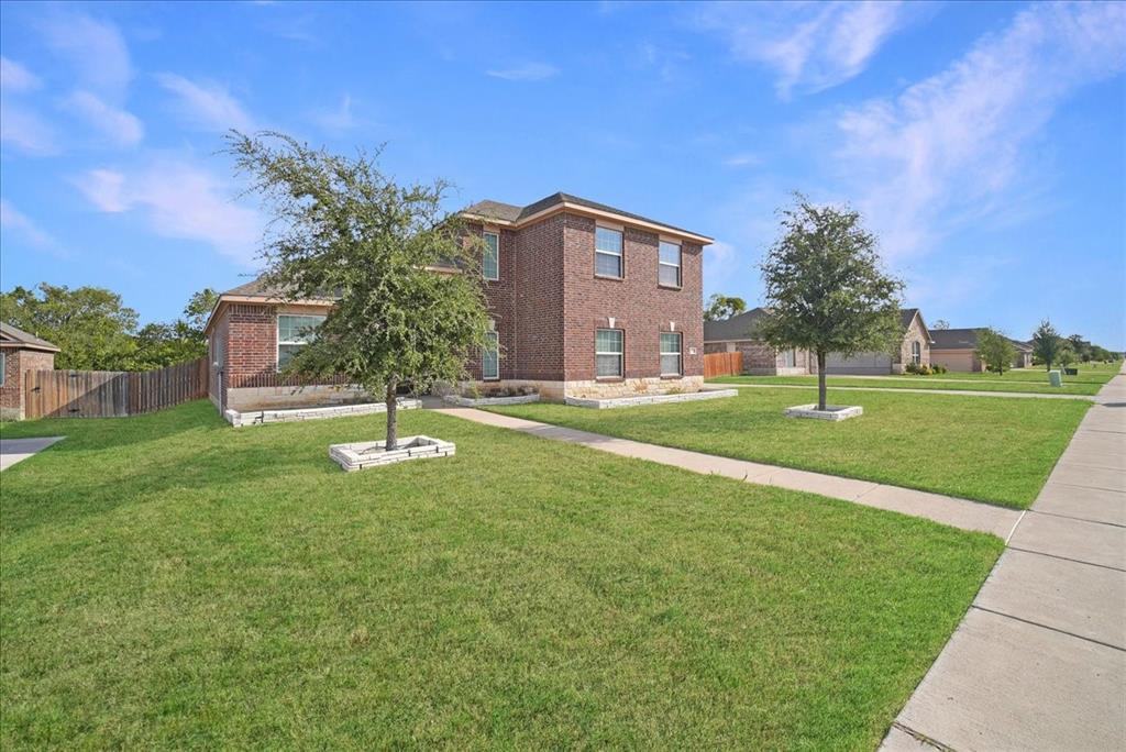 Photo of 717 Milas Lane, Glenn Heights, TX 75154 (MLS # 21386297)