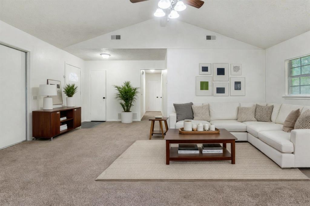 1519 Oakbrook Street