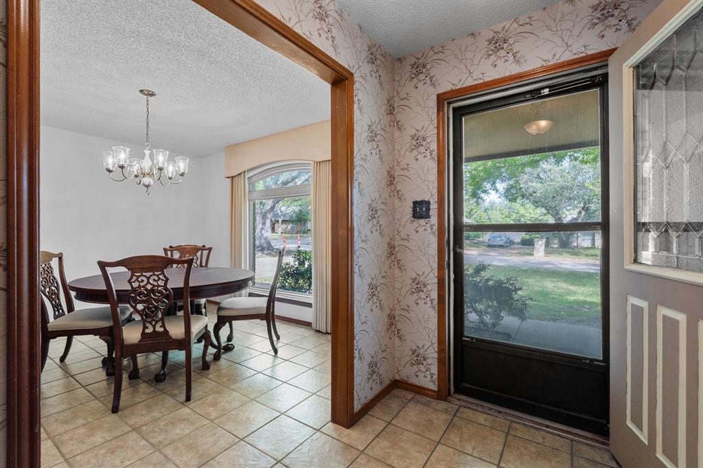 10161 Stoneleigh Drive
