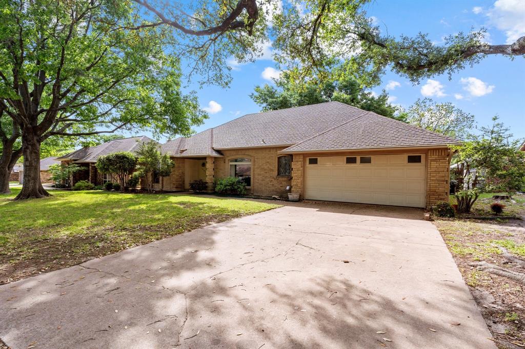 10161 Stoneleigh Drive