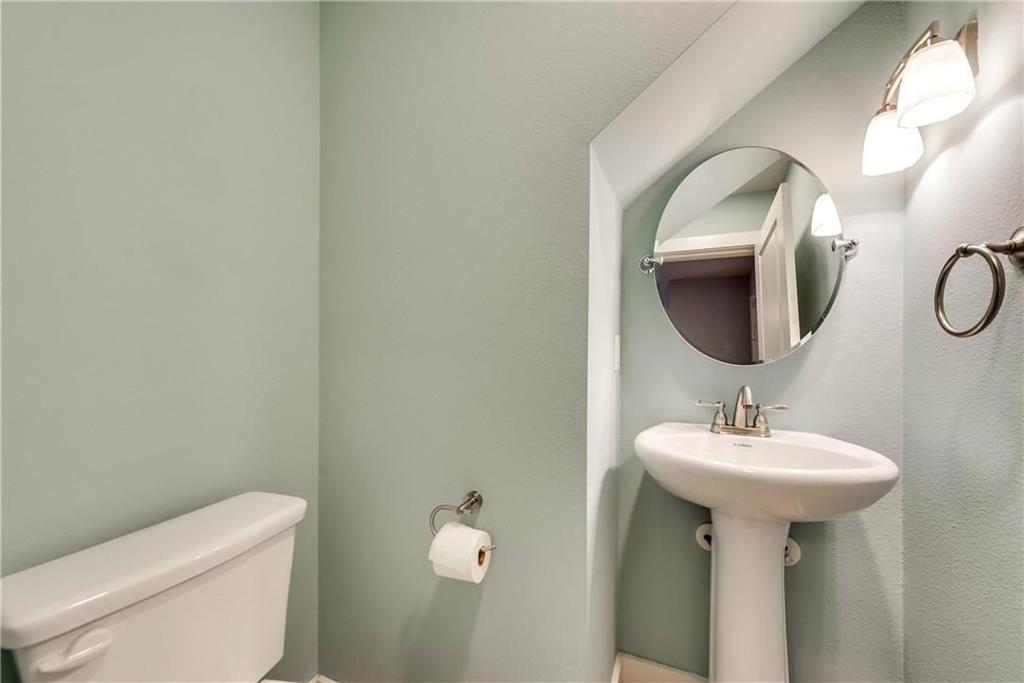 LINDELL AVENUE CONDOMINIUMS - Residential Lease