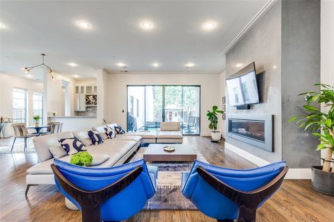 Tiny photo for 3828 Mockingbird Lane, Highland Park, TX 75205 (MLS # 21006938)