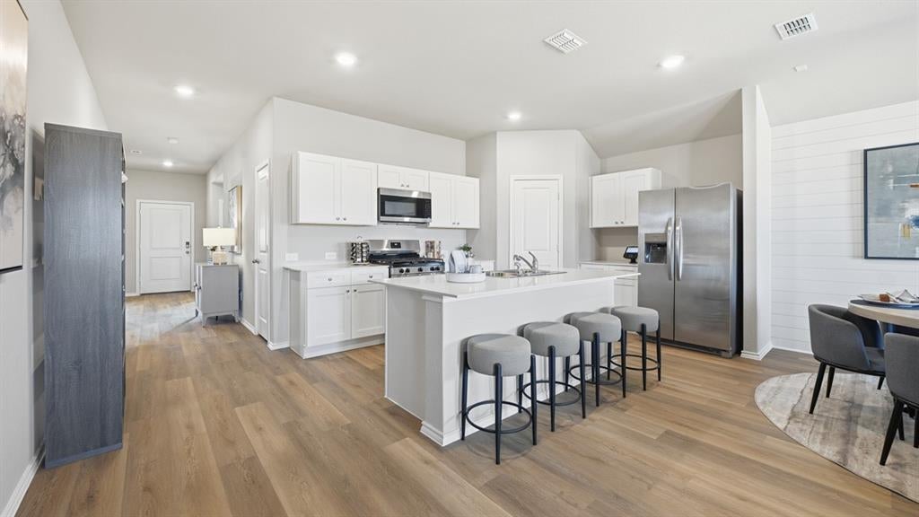 Photo of 1076 FOXBURG Drive, Fort Worth, TX 76131 (MLS # 21298293)