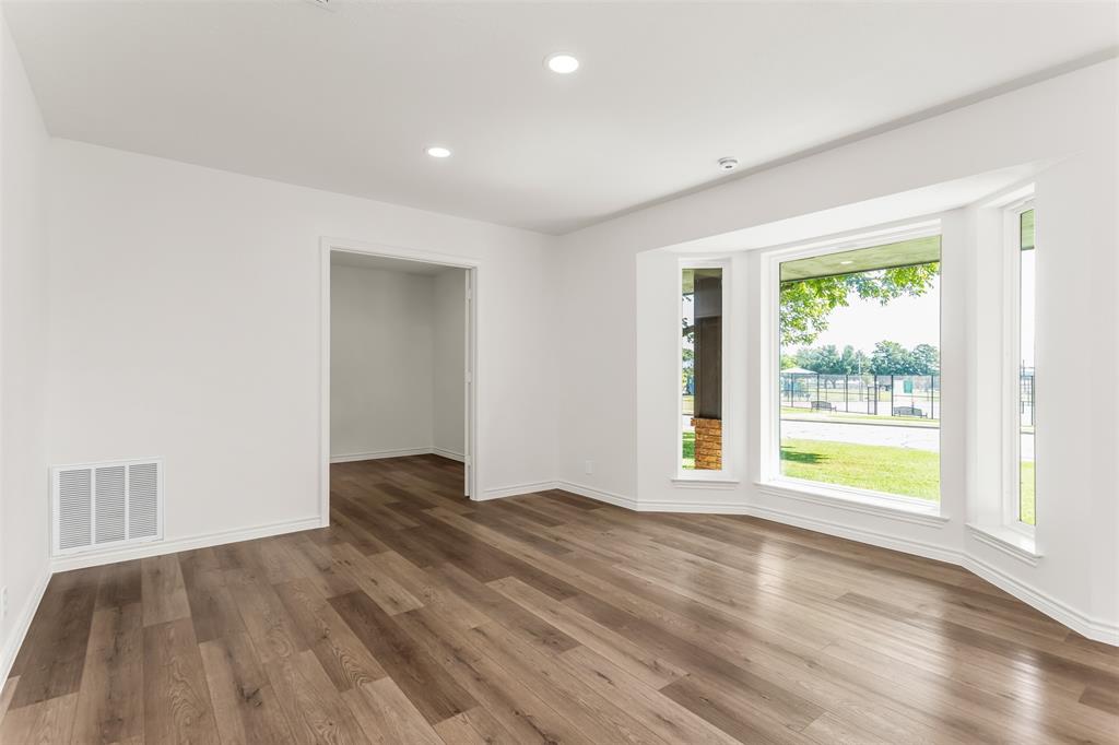 101 Hollyhill Lane