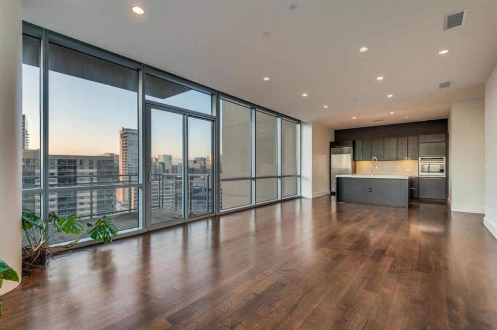 2200 Victory Avenue 2007