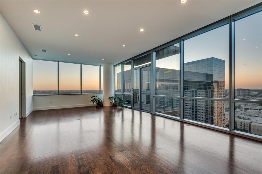 2200 Victory Avenue 2007