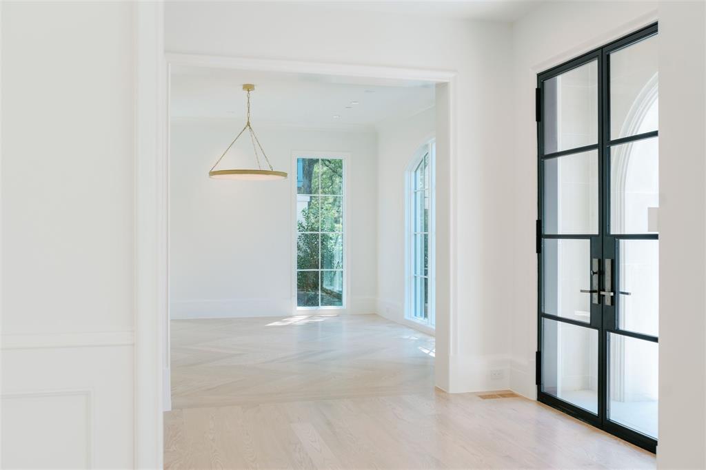 4404 Lorraine Avenue