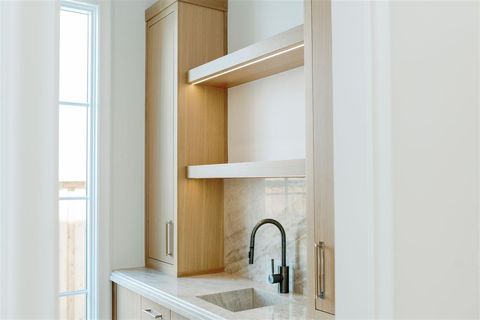 Tiny photo for 4404 Lorraine Avenue, Highland Park, TX 75205 (MLS # 21130774)