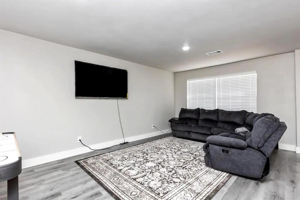 527 Avenue I