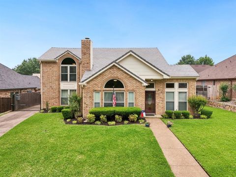713 Herman Drive Hurst TX 76054