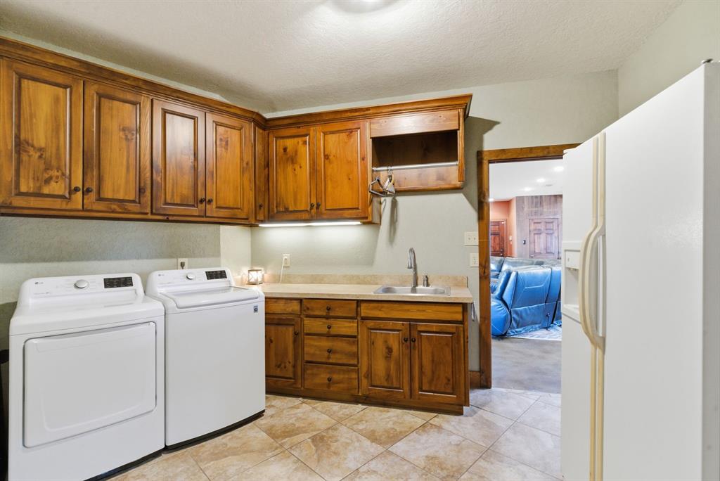 J H Hightower Surv A 1109 - Residential