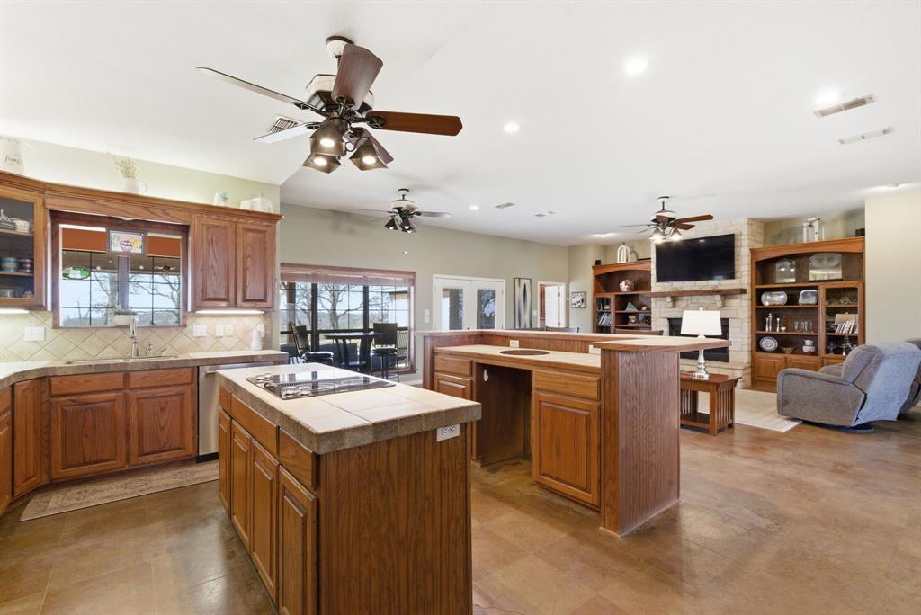 J H Hightower Surv A 1109 - Residential