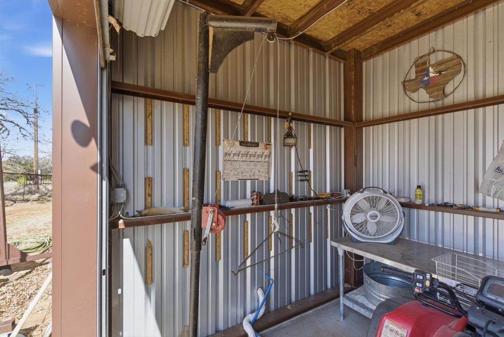 J H Hightower Surv A 1109 - Residential