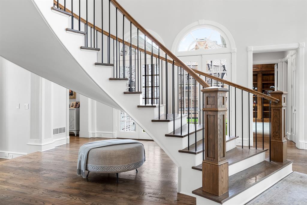 2209 Colonial Drive